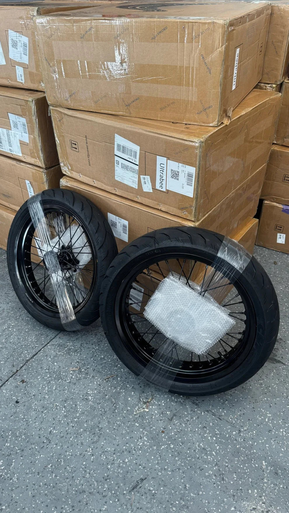 ULTRA BEE SUPERMOTO WHEELSET